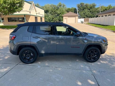 Used 2023 Jeep Compass Trailhawk image 5