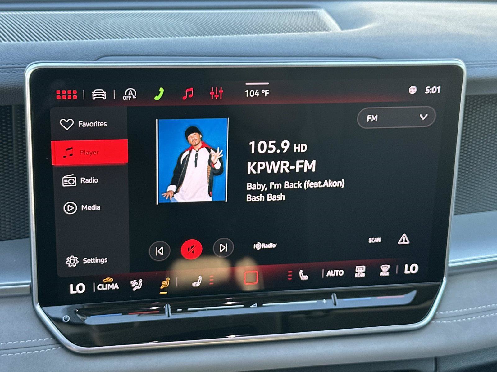 Certified 2026 Volkswagen Tiguan SE FWD image 11