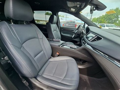 Used 2023 Buick Enclave Essence AWD/4WD image 30
