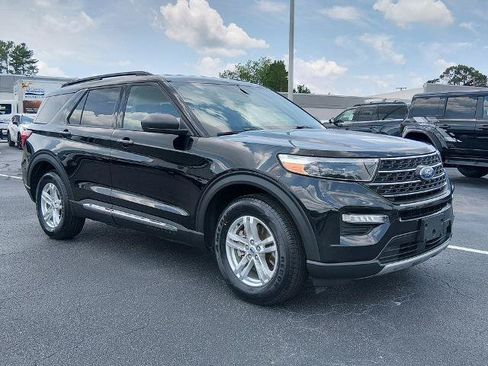 Certified 2023 Ford Explorer XLT w/ Equipment Group 202A AWD/4WD image 2