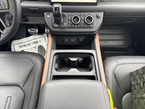 Used 2024 Land Rover Defender 130 X image 26