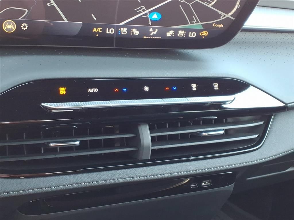 Used 2025 Buick Enclave Avenir w/ Trailering Package, 5000 lbs. FWD image 11
