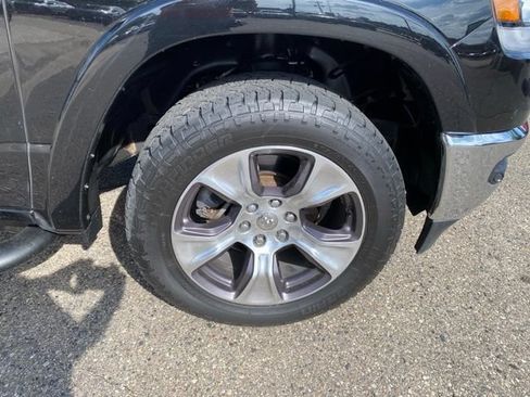 Used 2019 RAM 1500 Laramie AWD/4WD image 15