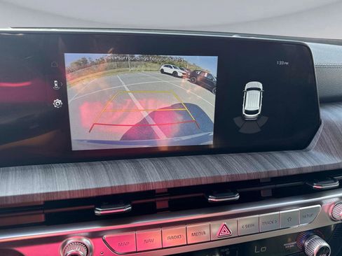 Used 2024 Kia Telluride EX w/ EX Captain's Chair Package image 31