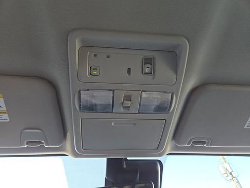 Used 2024 Nissan Titan SV w/ SV Convenience Package AWD/4WD image 27