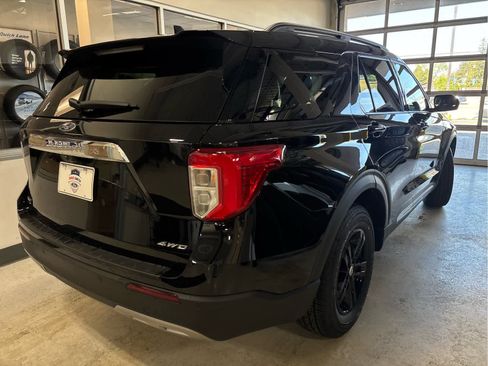 Used 2023 Ford Explorer XLT w/ Equipment Group 202A AWD/4WD image 8