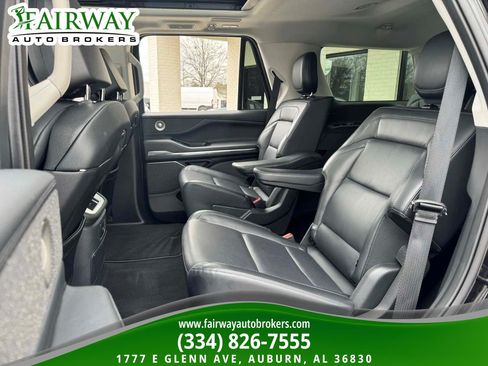 Used 2025 Lincoln Navigator Reserve AWD/4WD image 11