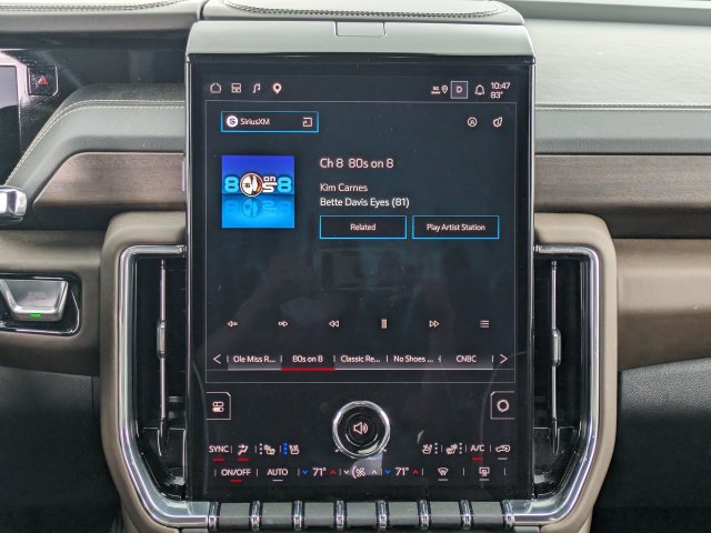 Used 2025 GMC Yukon Denali Ultimate AWD/4WD image 20