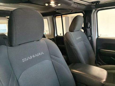Used 2020 Jeep Wrangler Unlimited Sahara AWD/4WD image 32