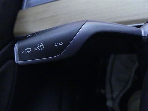 Used 2019 Tesla Model 3 Standard Range Plus image 17