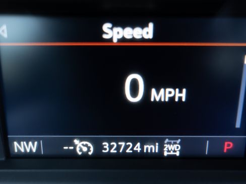 Used 2022 Chevrolet Silverado 1500 RST w/ Redline Edition AWD/4WD image 24
