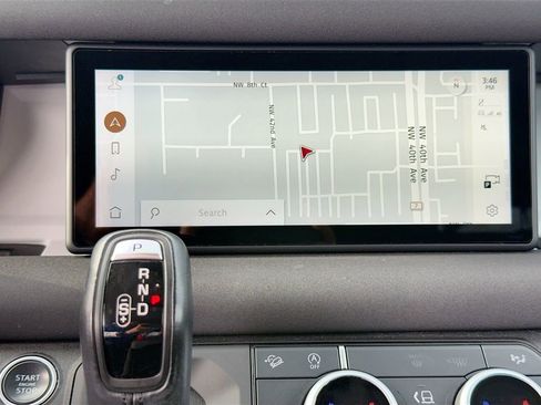 Used 2023 Land Rover Defender 90 SE image 14