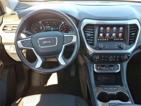 Used 2023 GMC Acadia SLE image 13
