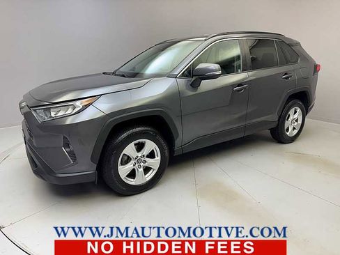 Used 2020 Toyota RAV4 XLE image 1