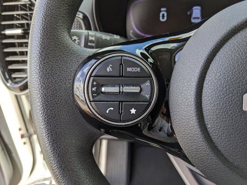 Used 2023 Kia Soul S image 37