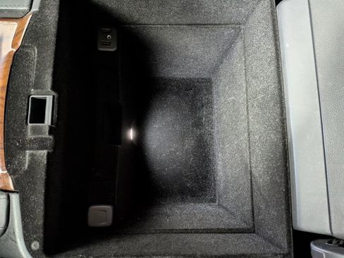 Used 2017 Cadillac Escalade ESV Premium Luxury image 25