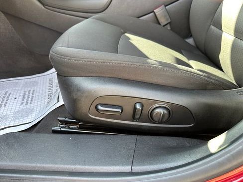 Used 2018 Chevrolet Malibu LT image 20