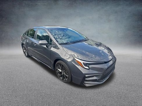 Used 2025 Toyota Corolla SE FWD image 2
