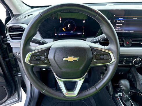Used 2024 Chevrolet TrailBlazer LT w/ Convenience Package AWD/4WD image 11