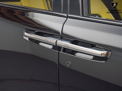 Used 2022 Rolls-Royce Cullinan Black Badge w/ Dark Exterior Package image 6