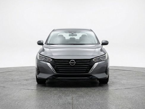 Used 2025 Nissan Sentra SV FWD image 2