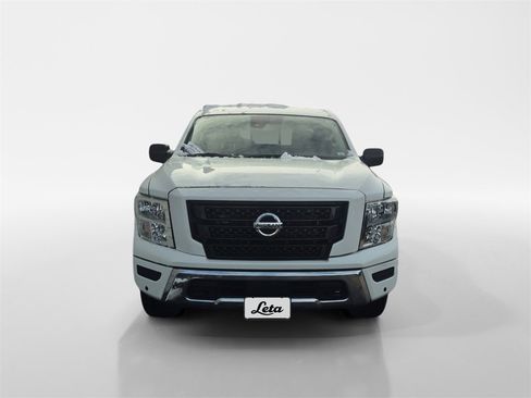 Used 2023 Nissan Titan SV image 8