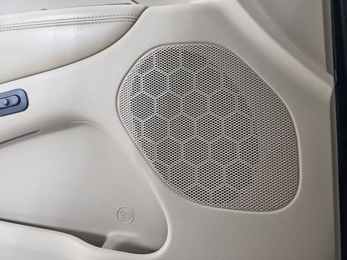 Used 2014 Jeep Grand Cherokee Limited w/ Luxury Group II AWD/4WD image 33