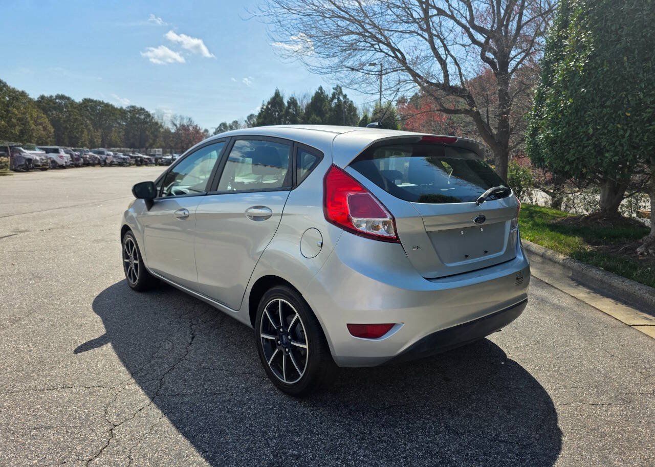 Used 2017 Ford Fiesta SE FWD image 3