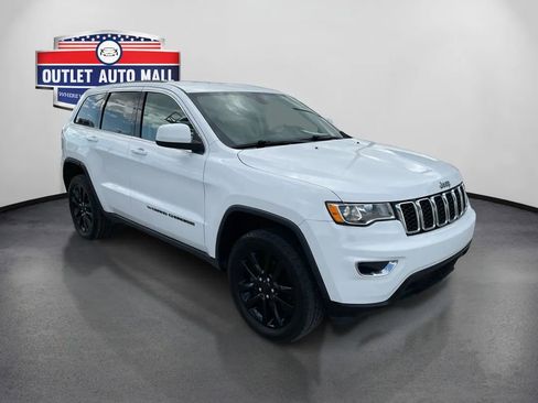 Used 2022 Jeep Grand Cherokee Laredo E AWD/4WD image 1