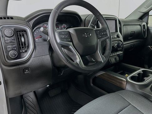 Used 2022 Chevrolet Silverado 1500 LT Trail Boss w/ Bed Protection Package AWD/4WD image 9