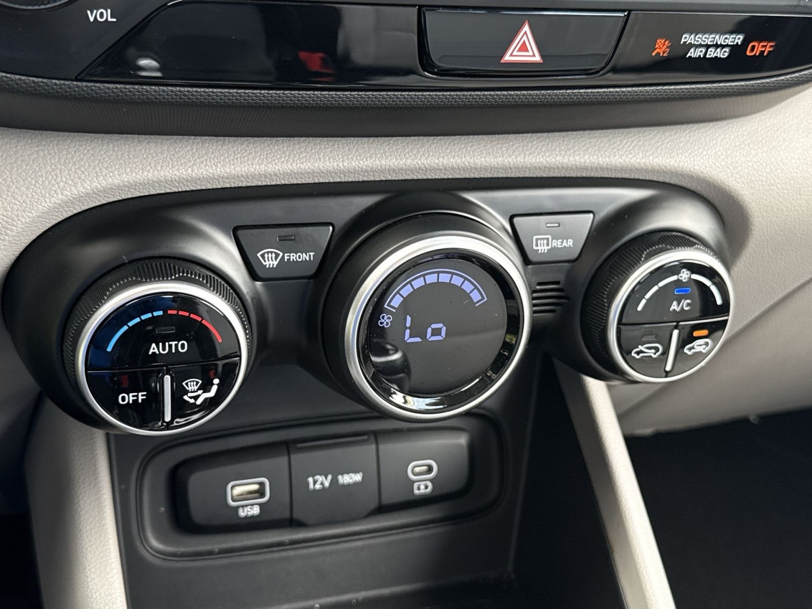 Certified 2024 Hyundai Venue SEL FWD image 21