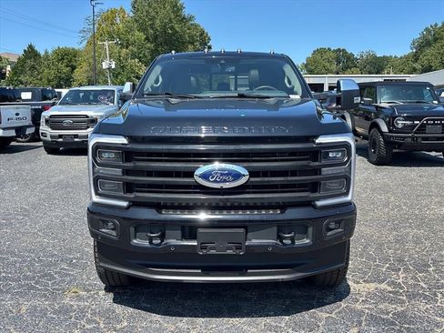 Used 2025 Ford F250 Platinum w/ Platinum Plus Package AWD/4WD image 2