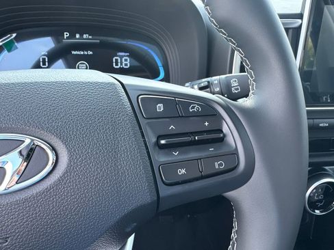 New 2025 Hyundai Venue SEL image 17