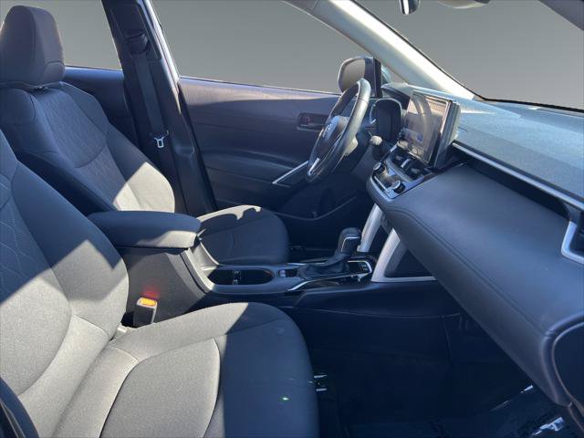 Certified 2025 Toyota Corolla Cross LE FWD image 15