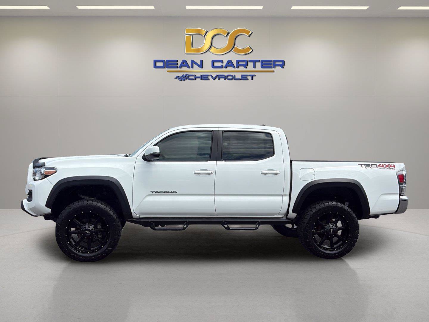 Used 2022 Toyota Tacoma TRD Off-Road AWD/4WD image 2