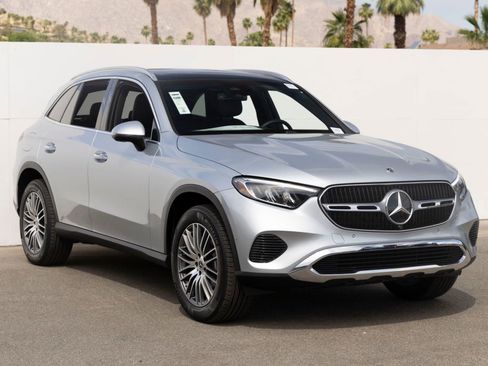 Used 2026 Mercedes-Benz GLC 300 image 2