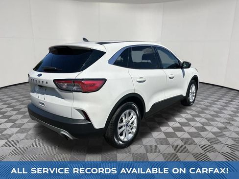 Used 2022 Ford Escape SE FWD image 3