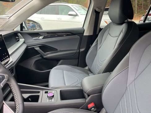 New 2026 Volkswagen Tiguan SE image 10