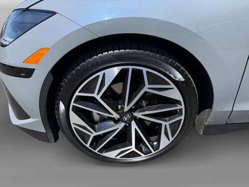 Certified 2025 Hyundai Ioniq 6 Limited RWD image 9