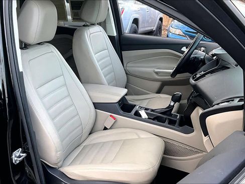 Used 2017 Ford Escape Titanium image 8