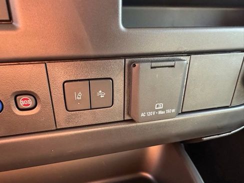 Certified 2024 Chevrolet Express 3500 LT w/ LT Preferred Equipment Group image 17