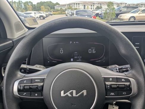 Used 2023 Kia Sportage LX FWD image 26