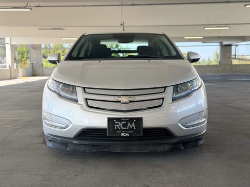 Used 2015 Chevrolet Volt FWD image 2