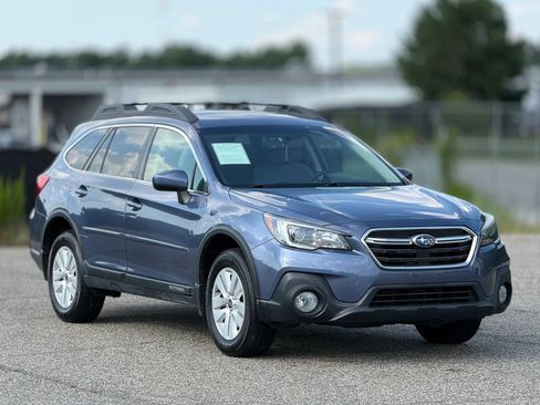 Used 2018 Subaru Outback 2.5i Premium AWD/4WD image 1