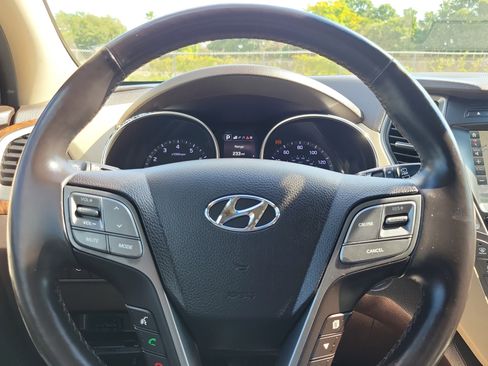 Used 2018 Hyundai Santa Fe Limited w/ Cargo Package FWD image 18