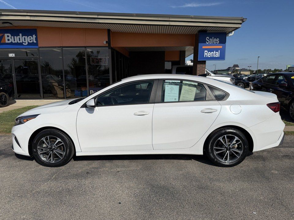 Used 2024 Kia Forte LXS FWD image 2