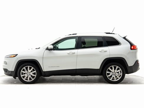 Used 2017 Jeep Cherokee Limited image 29