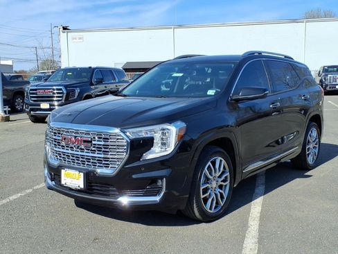 Certified 2024 GMC Terrain Denali w/ Denali Premium Package AWD/4WD image 3