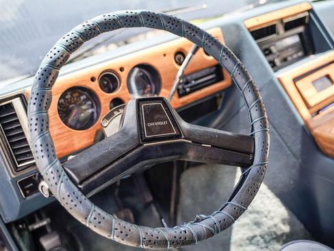 Used 1988 Chevrolet G20 RWD image 45