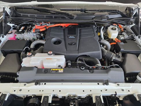 Certified 2026 Toyota Sequoia SR5 AWD/4WD image 11
